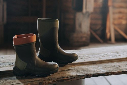 DV8 13" Non-Insulated Boot/Clay/Size 12D