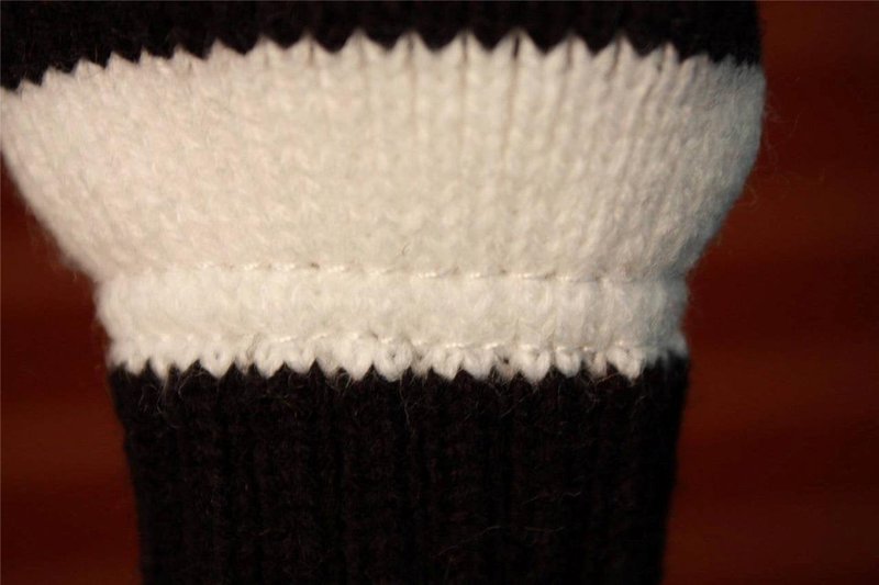 Majek #3 Hybrid Rescue Utility Black & White Golf Headcover Knit Pom Pom Retro Classic Vintage Head Cover