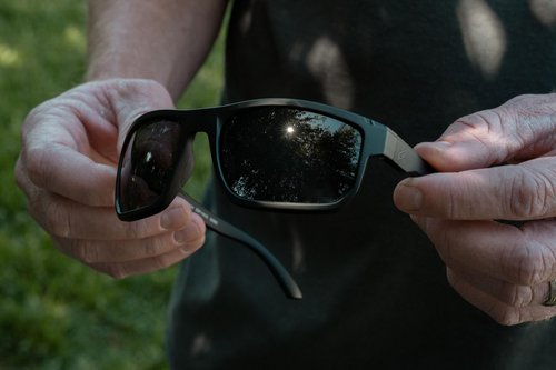 EDGE Defiance Z87 Wayfarer Safety Sunglasses (Matte Black, Polarized Smoke Vapor Shield), Polarized Vapor Shield Anti-Fog Z87 Tinted Safety Glasses, Shatter Resistant, ANSI Compliant Men's Sunglasses